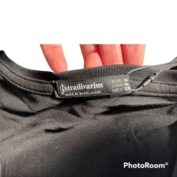 STRADIVARIUS v neck t-shirt multipack in white and black - Picture 5 of 11